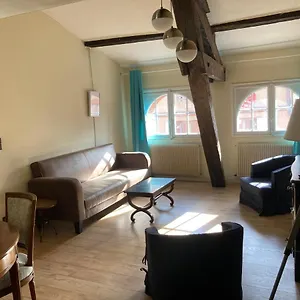 https://toulouse-centre-t2-bis-dans-immeuble-historique.midi-pyreneeshotels.com
